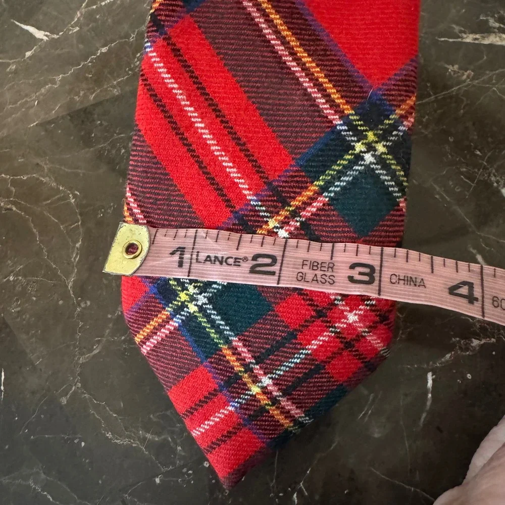 John Hanly Ireland Mens Red Plaid Tartan Lambswool Necktie Royal Stewart Style